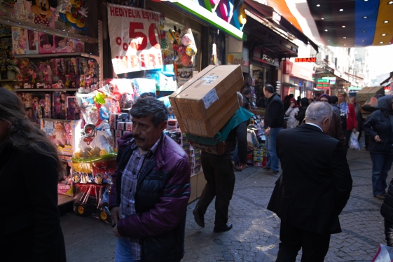 Merchandise porter, Istanbul street